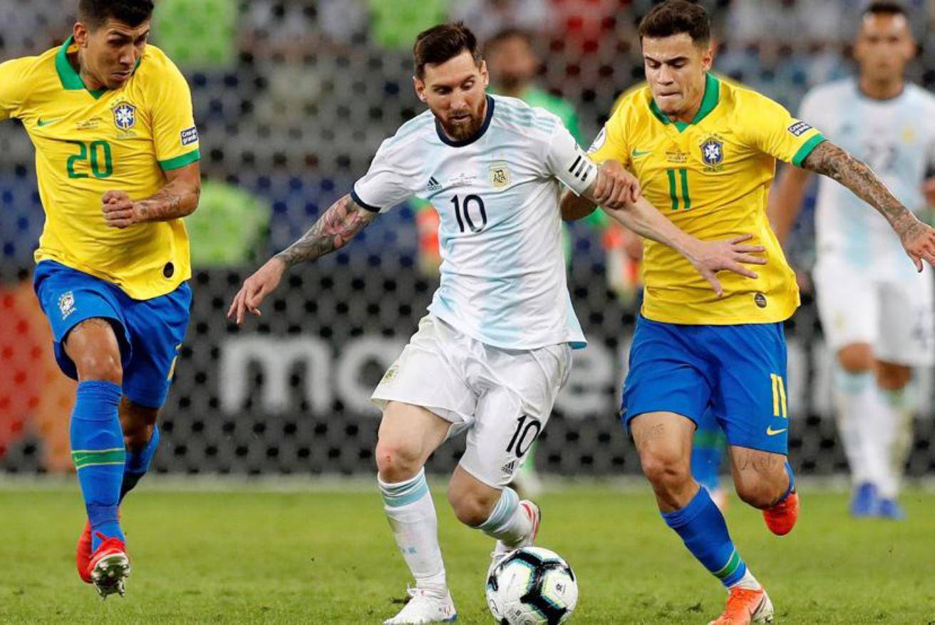 铜梁龙官方：下赛季球衣为主红客白，欢迎球迷投票27赛季球衣（铜梁龙官宣下季主红客白，启动27赛季球衣球迷投票）