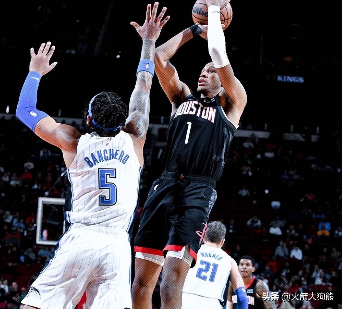 德容：不应该再和上赛季比较了，上赛季我们也没拿到欧冠冠军（德容：别再和上赛季相比了，那时我们同样无缘欧冠）