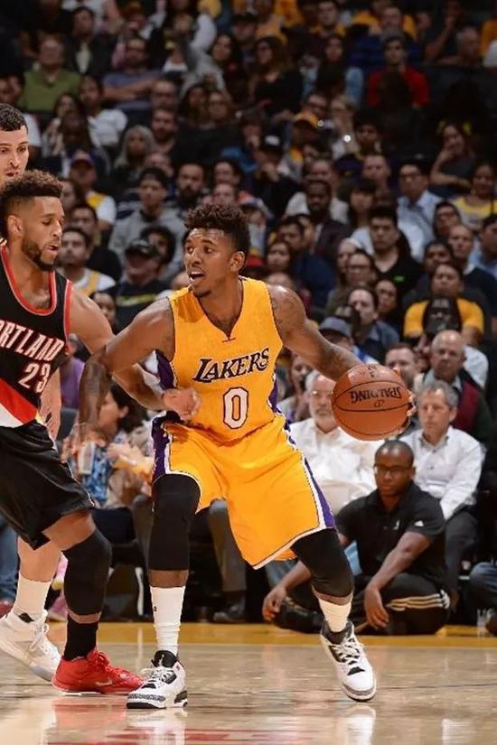 邓加谈世界杯：每次在不被看好的时候巴西反而取得了好成绩（邓加：世界杯上，巴西越不被看好表现越出色）