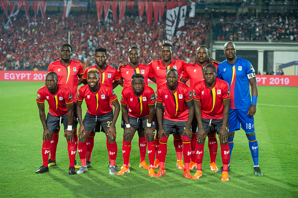 斯帕伊奇庆祝足协杯夺冠：为奖杯感到自豪，更为球队感到骄傲（斯帕伊奇欢庆足协杯封王：奖杯值得自豪，球队更令他骄傲）