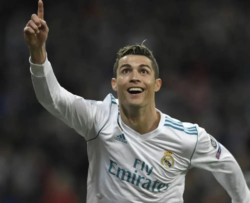 两粒禁区外欧冠进球被拿来与皮耶罗比较，福登：我很荣幸