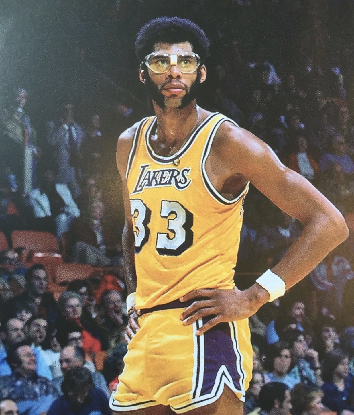 每体：皇马全队跑动距离比巴列卡诺少八公里，却多休息34小时（每体：休息多34小时，皇马全队跑动仍少巴列卡诺8公里）