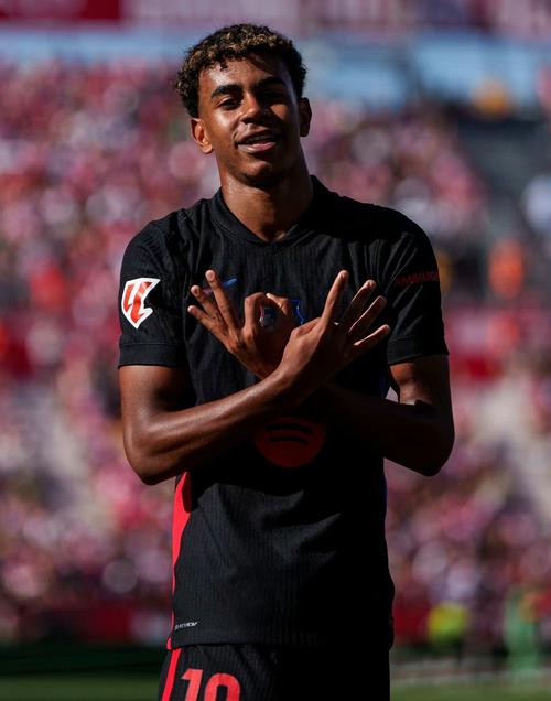 TA：利物浦中场莫顿即将加盟里昂，转会费含浮动约1500万镑（TA：利物浦中场莫顿将转投里昂，转会费约1500万英镑（含浮动））