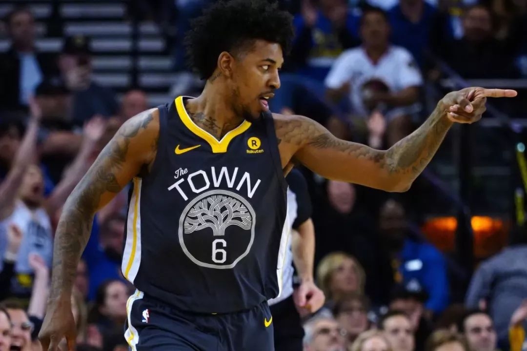 因球迷在踢阿森纳时有种族歧视行为，马竞被欧足联罚款3万欧（球迷对阵阿森纳时涉种族歧视，马竞遭欧足联处以3万欧元罚款）